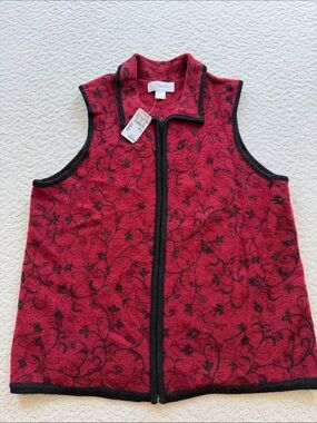 CJ Banks Red and Black Floral Zip-Front Vest Size X